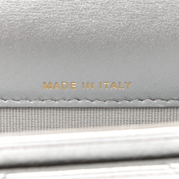 CHANEL
Metallic Goatskin Quilted Chanel Flap Card Holder Silver - Picture 6 of 6